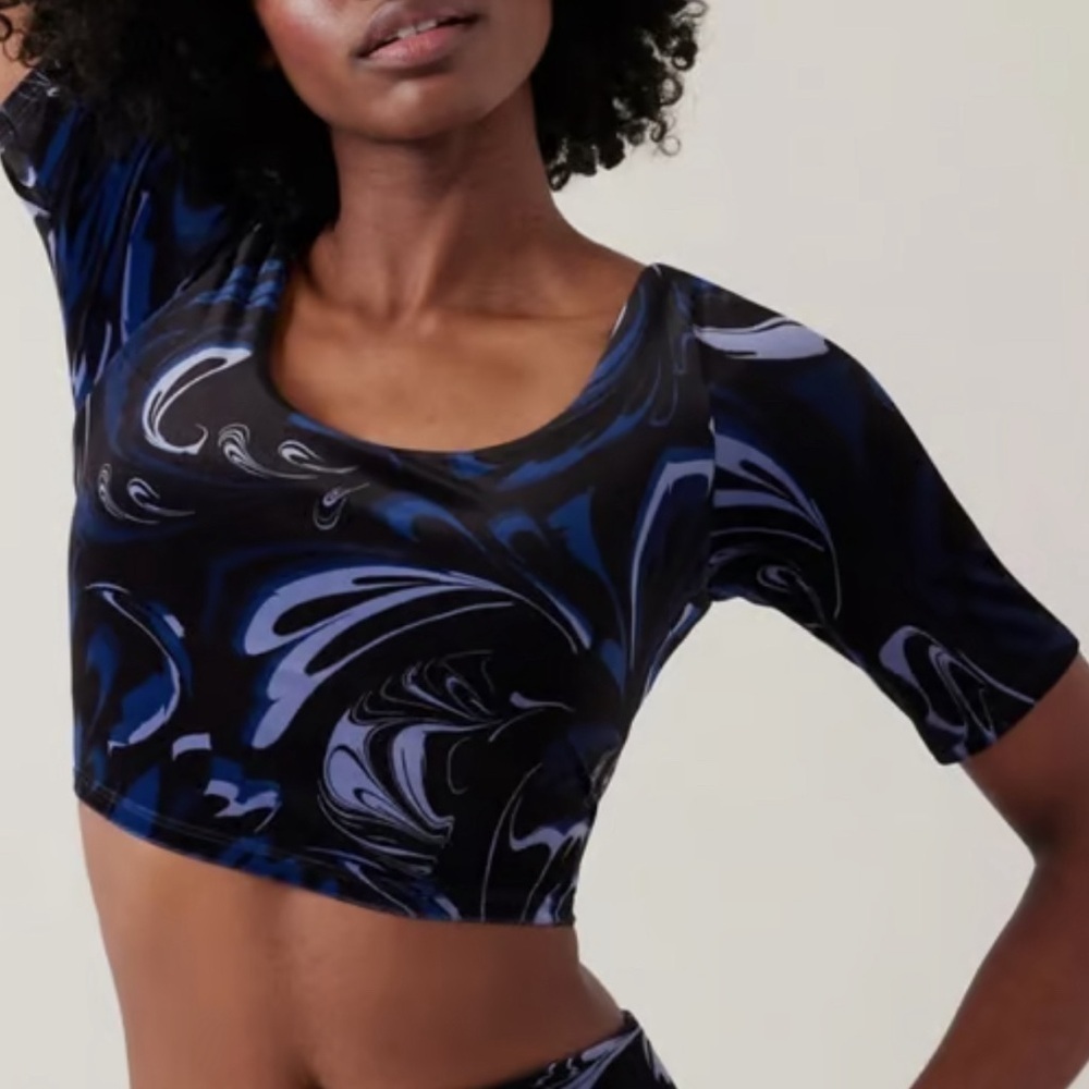 ATHLETA Exhilarate‎ Blue Velvet Crop Top Sz M Agate Paisley Stretch Athleisure